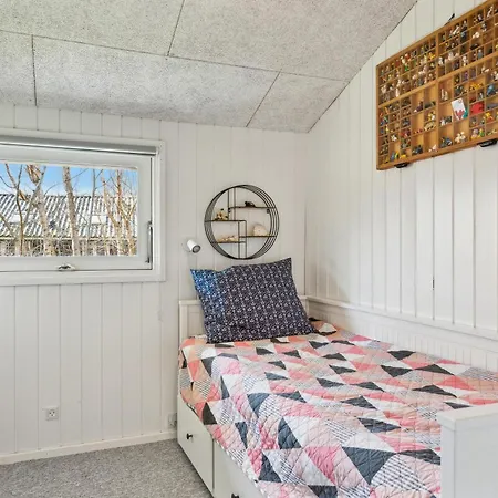Cozy Seaside Getaway Perfect For Families With Children